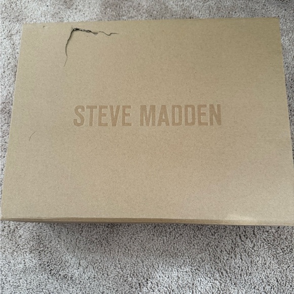 Steve Madden Cypress Cream Platform Boots new in box - Picture 4 of 8